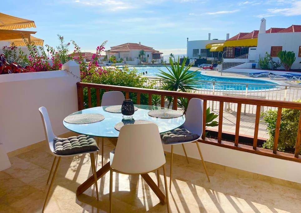 Stylish & Modern 1 Bedroom Suite On Frontline Of Playa Del Duque Costa Adeje  Exterior foto