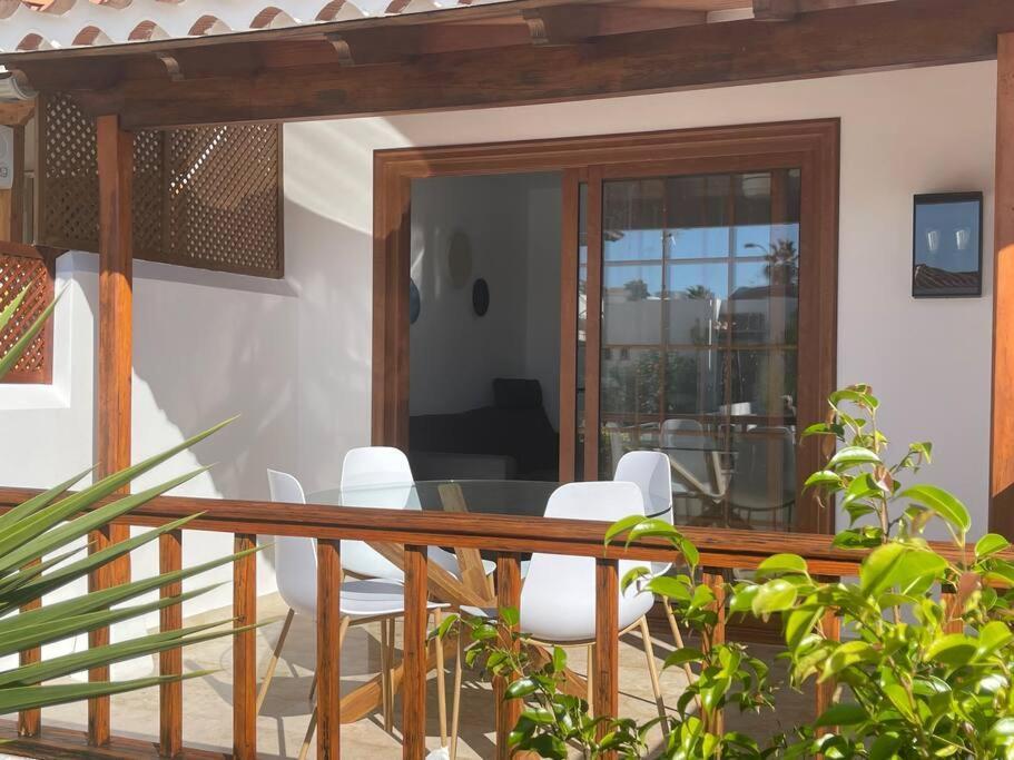 Stylish & Modern 1 Bedroom Suite On Frontline Of Playa Del Duque Costa Adeje  Exterior foto